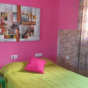 https://pequeno-estudio.adeje-hotels.com