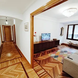Apartamento Amplio Y Confortable Playa Zurriola Smart Tv, San Sebastián